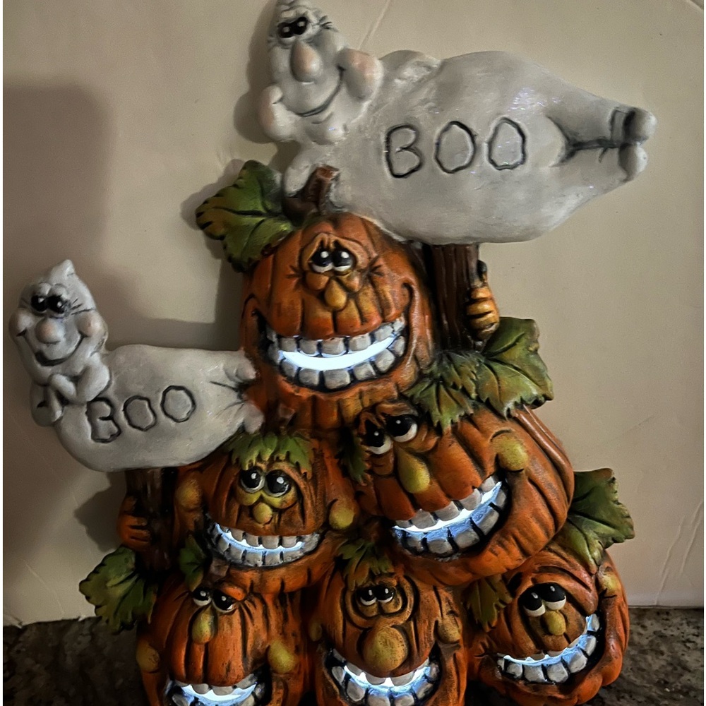 Halloween ceramic pumpkins and ghosts